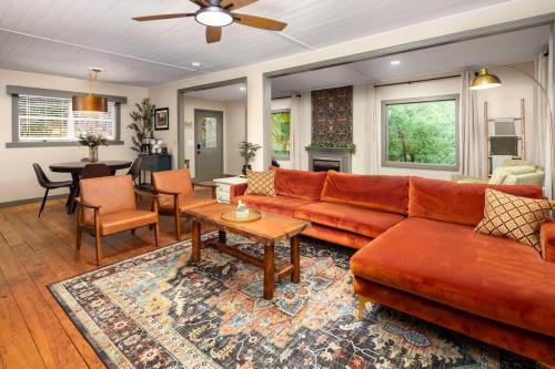 Tranquil & Stylish, Wineries, Hiking, 8min to Town