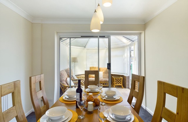 Spacious home 3BR- Telford