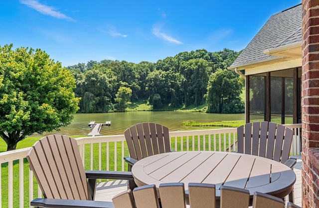 Tranquil Tellico Lakefront Retreat -- Kayaks! Private Dock!