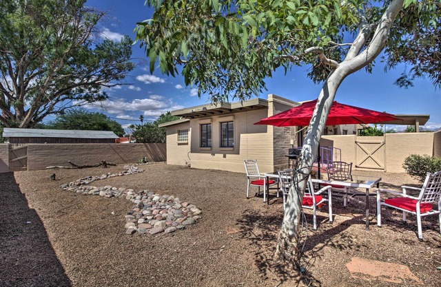 Tranquil Tucson Home w/ Yard - Walk to U of A