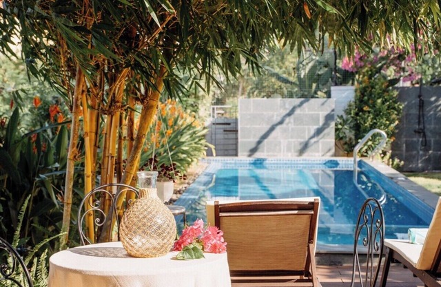 Tranquil View 10' to Old Town | Vesta Collections