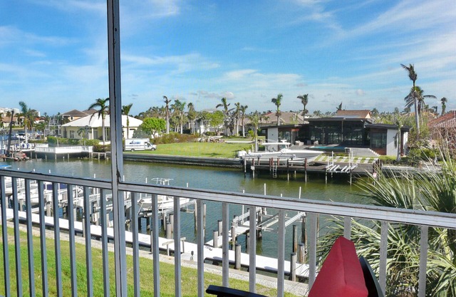 Condo riverain tranquille w / piscines chauffées et à quelques pas de South Beach