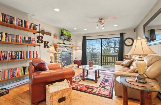 Tranquility Beech: 2BR Condo Steps from the Slopes-Parking Lot Level: No Stairs