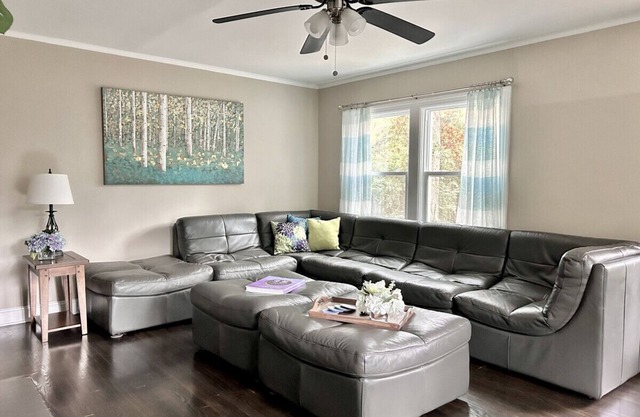 Tranquility Cottage · Private Peaceful Surroundings Near Everything!