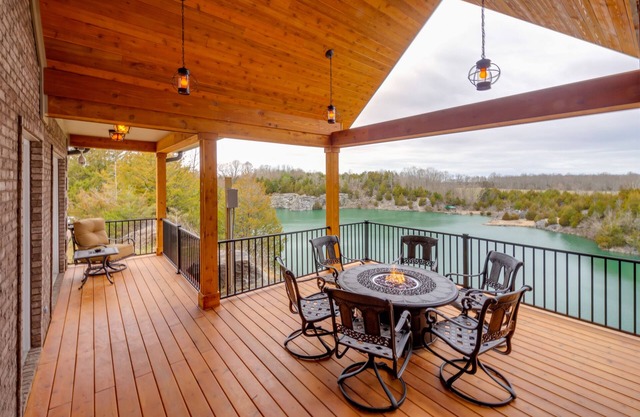 Tranquility Lake Getaway w/ Hot Tub on 27 Acres!