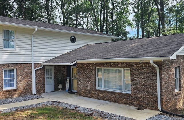 "TRANQUILITY" A LAKEFRONT RETREAT ON LAKE EUFAULA