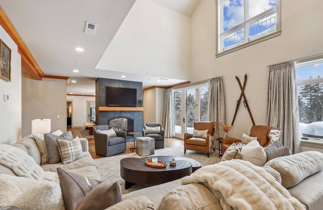 Trapp Alpine Chalet: resort amenities , views, & luxury in a private Villa!
