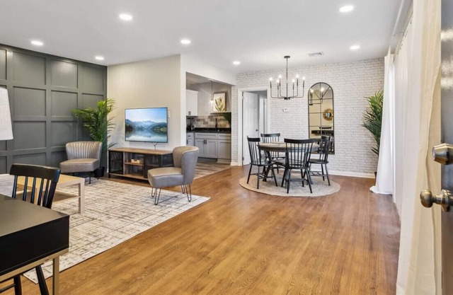 Travel in Style: Stay in this Luxurious 1/1 Apt