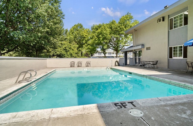 Travelers Inn Medford