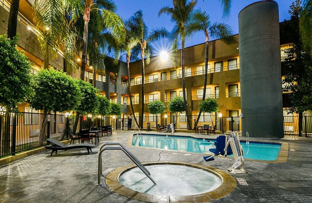 Travelodge by Wyndham Commerce Los Angeles Area
