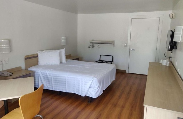 Travelodge by Wyndham Fayetteville