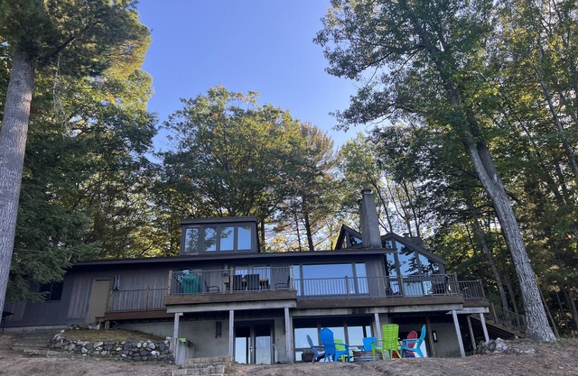 Traverse City luxe sur tous les sports lac Spider; 200 pieds de façade de sable