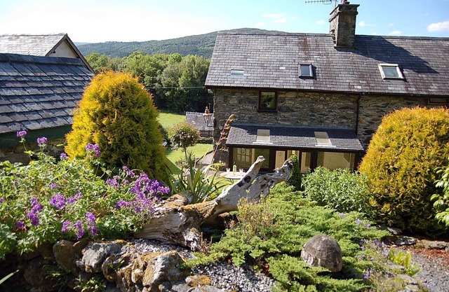 Tre-Allt Gorgeous Cottage