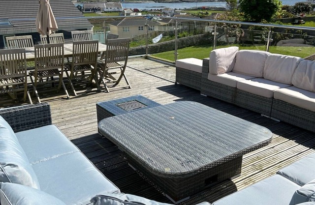 Trearddur Bay Home with a View, Beach & Snowdon Mountain Range and Hot Tub