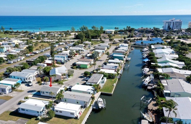 Treasure Coast location with resort type amenities