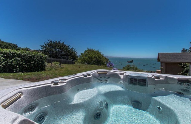 Vues Treasure Cove ~ océan de bain à remous, En ville, pied de la plage, Ping Pong!