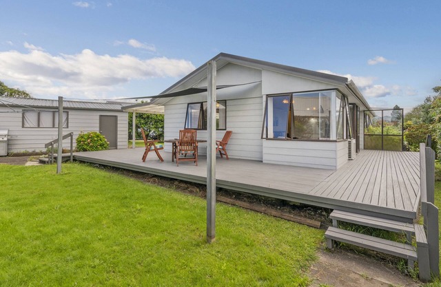 Treasure on Chestnut - Tairua Holiday Home