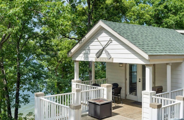 Une cabane Tree House sur le lac Skiatook