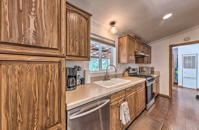 NEW! Tree-Lined Alto Cabin: Near Parks & Trails!