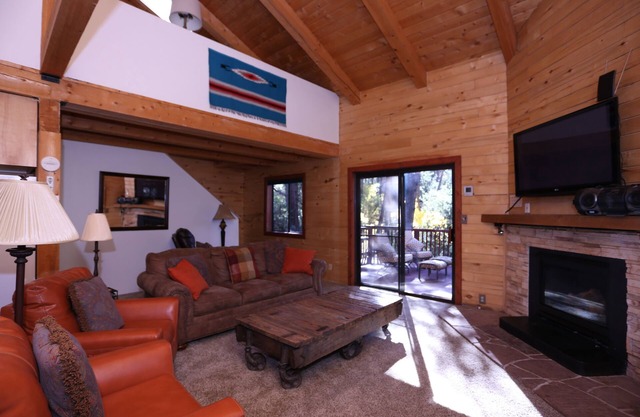 Treehouse Cabin est votre escapade à la montagne