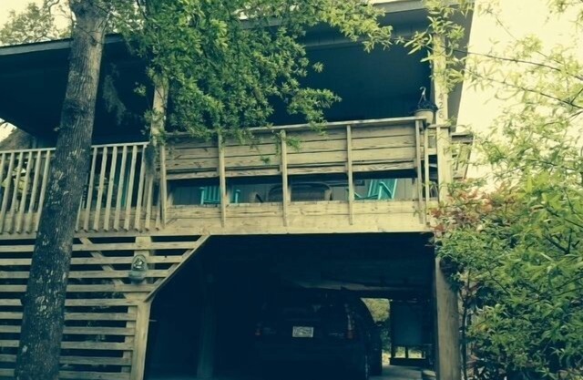 Cabane dans les arbres OBX. Chalet confortable dans le quartier de la famille / animaux de compagnie. Proche du son.