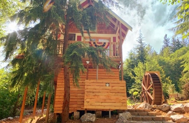 Treehouse Place at Deer Ridge! "The Ole' Mill"