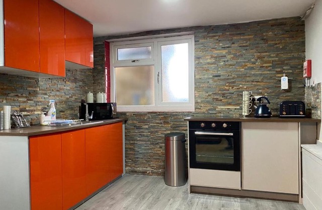 Treetops flat4 Hall Green B28