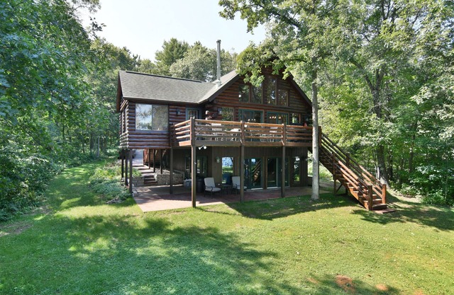 Trego Lake House - élévation de niveau, façade en sable et ponton inclus!