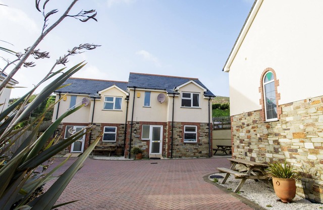 Tregurrian Villas