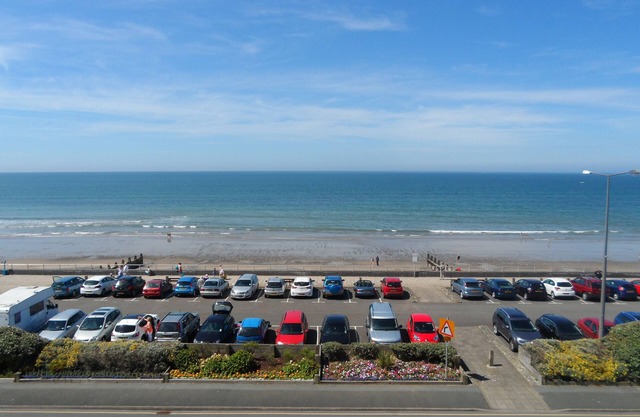 18 Trem Enlli est un appartement accueillant en bord de mer à Tywyn