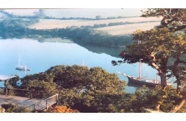 Tremerlin. Unique and Magnificently Situated 8 acre Waterside Artists' Retreat