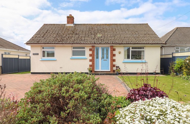 TREMETHIC, family friendly, with a garden in Trewoon