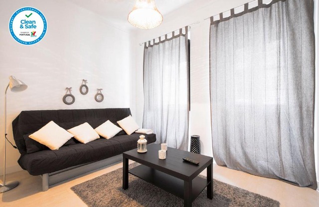 Trendy Alcantara Apartment