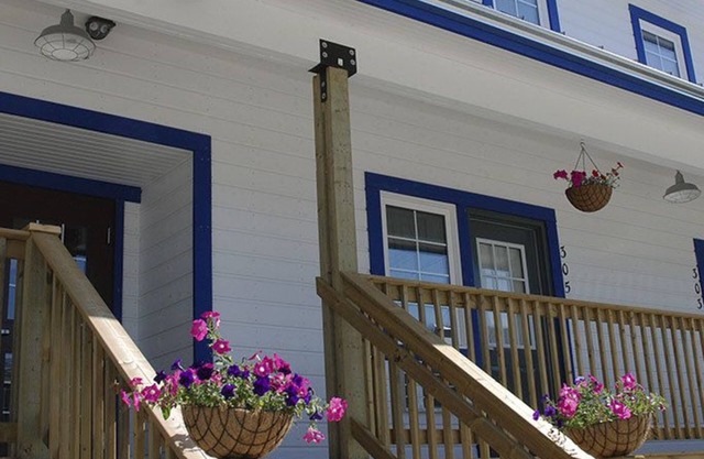 Triple J Hotel & Cabins