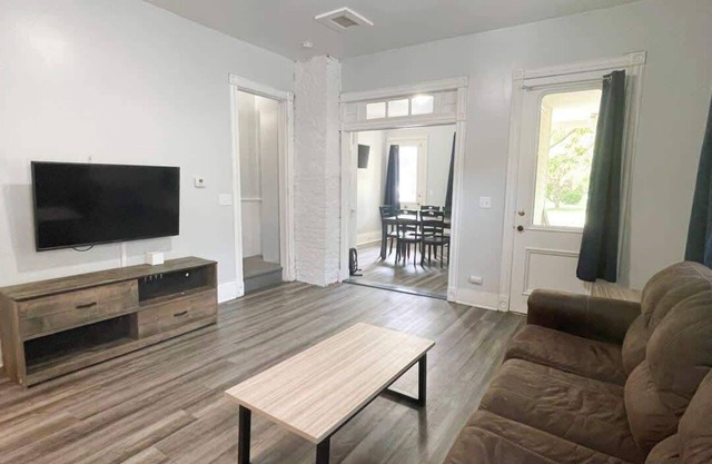 Triple Play Apt 1 - All Star Baseball Rentals