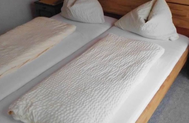 Chambre triple avec douche, WC - Pension Seiwald