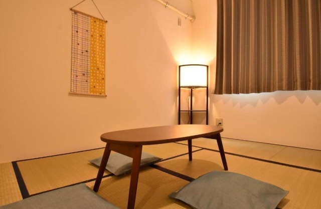 Triple room with private bathroom / Osaka Ōsaka