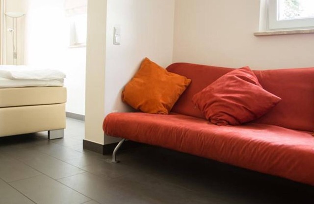 Chambre triple avec douche et WC - B u. B Villaverde