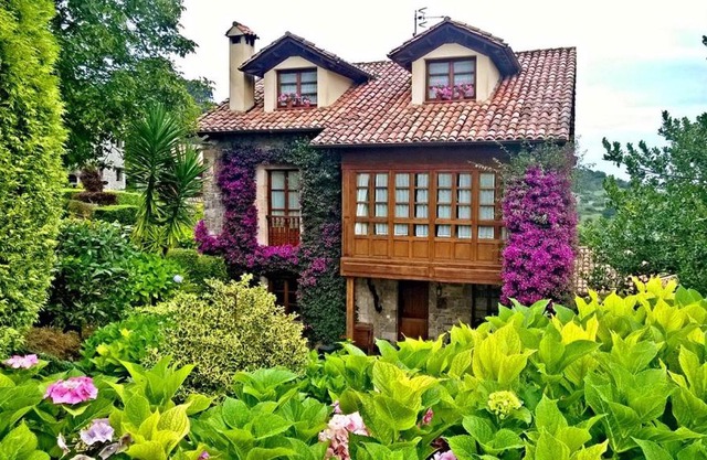 Trisqueles y Buganvillas