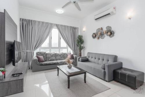 [Tropez Country Garden] #Sea View #Level 22 #6 Pax