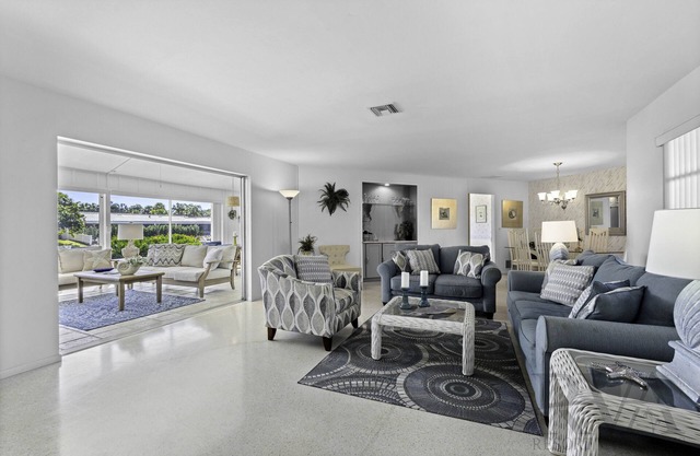 Paradise Cottage: House on Longboat Key by RVA