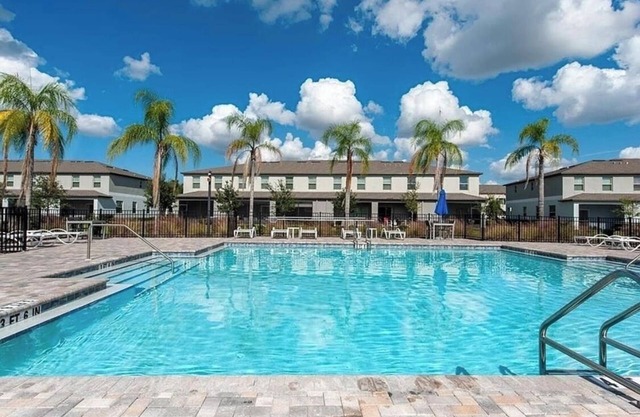 Tropical Getaway:Sunshine& Relax
