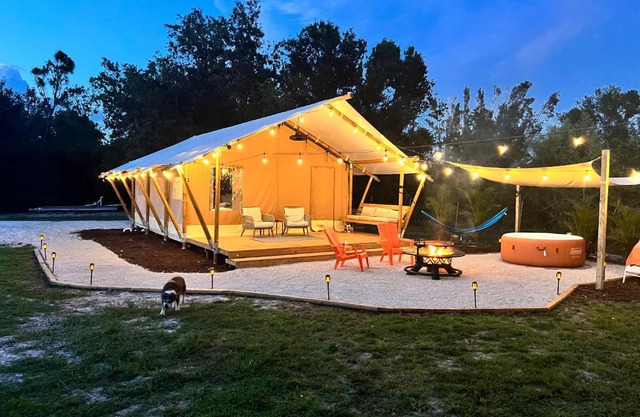 Tropical glamping with hot tub
