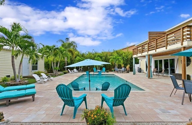 Tropical Haven *B