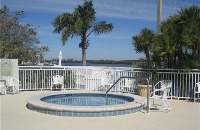 Complexe insulaire de style caribéen sur Tampa Bay