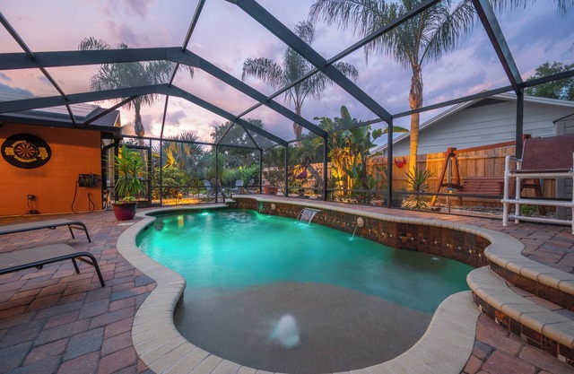 Tropical oasis, centrally located, quiet street. Close to everything!