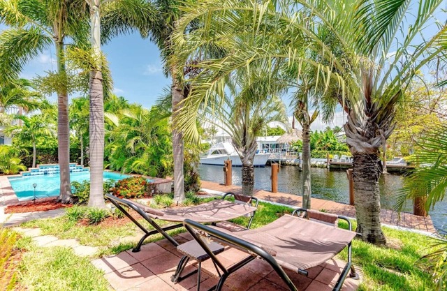 Tropical Oasis close to all South Florida offers!