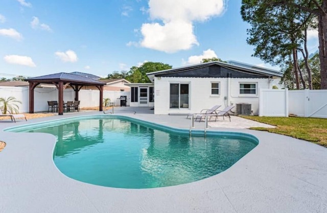 Tropical Oasis w/Pool near Beach