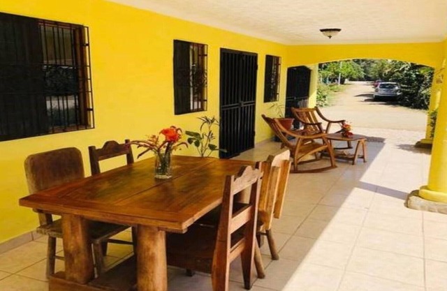 Tropical Patio & Garden, Walk to Samara Beach