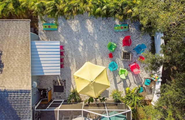 Luxury Tropical Oasis w/Heated Pool & Game Room!